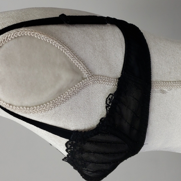 Vintage UnderCover Wear Sheer Lace Demi Cup Black Bra 34B Gently Used - Picture 3 of 12